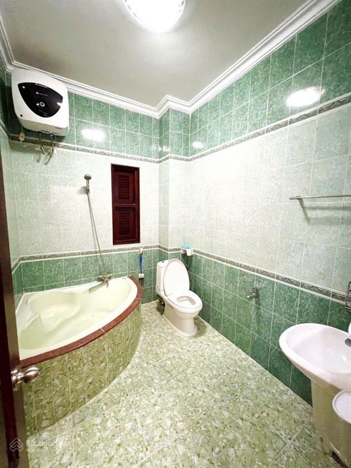 Nhà khu trần não dt 7 x 18m  xây 5 tầng  bán 18.5 tỷ
