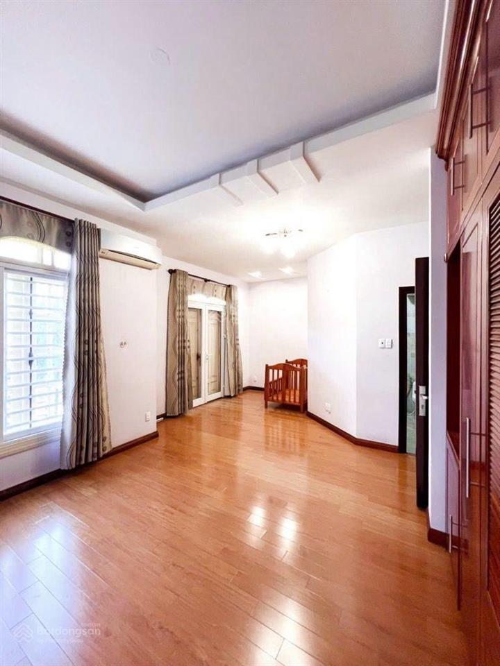 Nhà khu trần não dt 7 x 18m  xây 5 tầng  bán 18.5 tỷ
