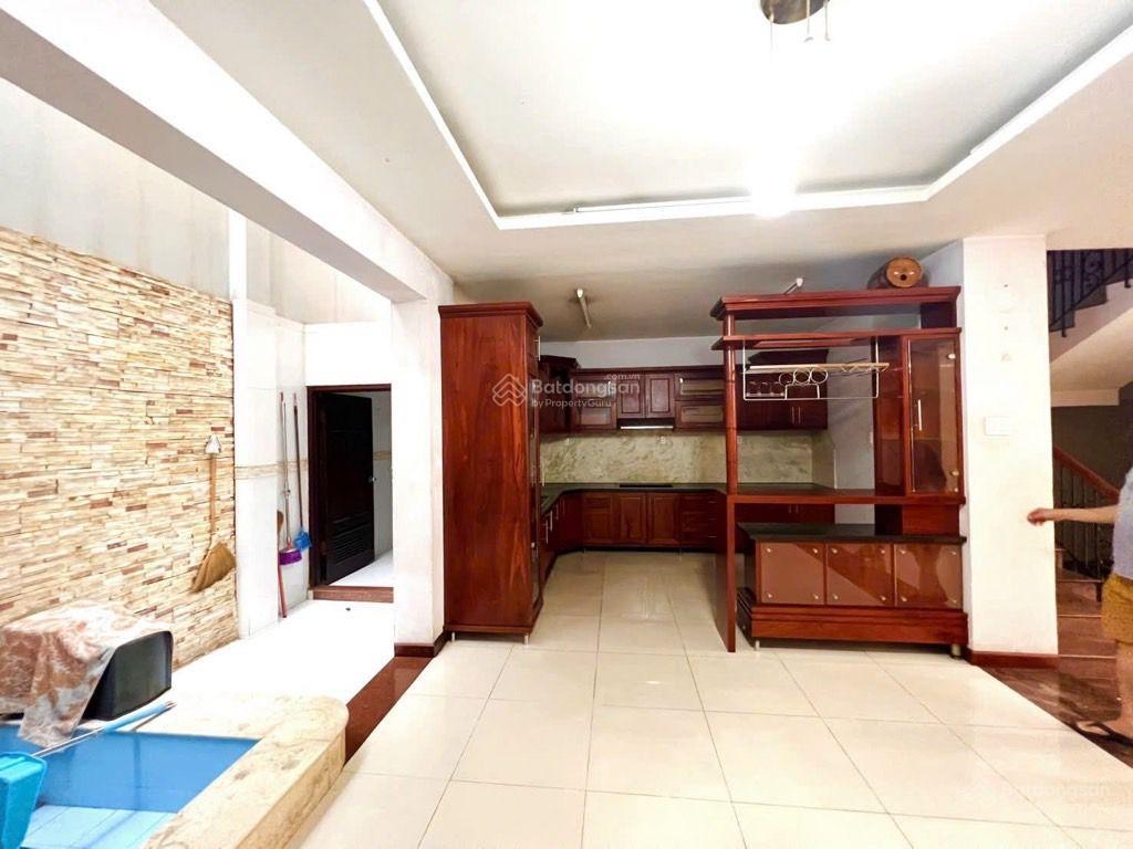 Nhà khu trần não dt 7 x 18m  xây 5 tầng  bán 18.5 tỷ