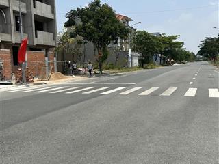 Chính chủ cần bán gấp đất 7 x 20m  giá 9.2 tỷ  khu dân cư cát lái.