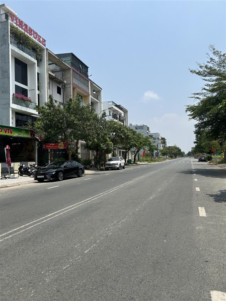 Chính chủ cần bán gấp đất 7 x 20m  giá 9.2 tỷ  khu dân cư cát lái.