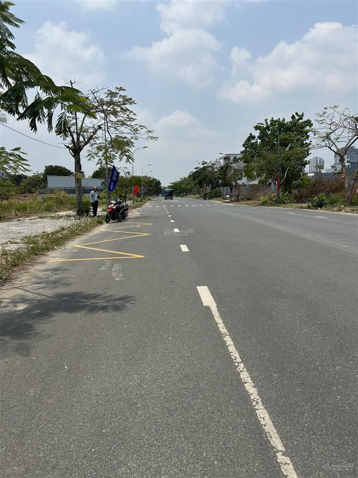 Chính chủ cần bán gấp đất 7 x 20m  giá 9.2 tỷ  khu dân cư cát lái.