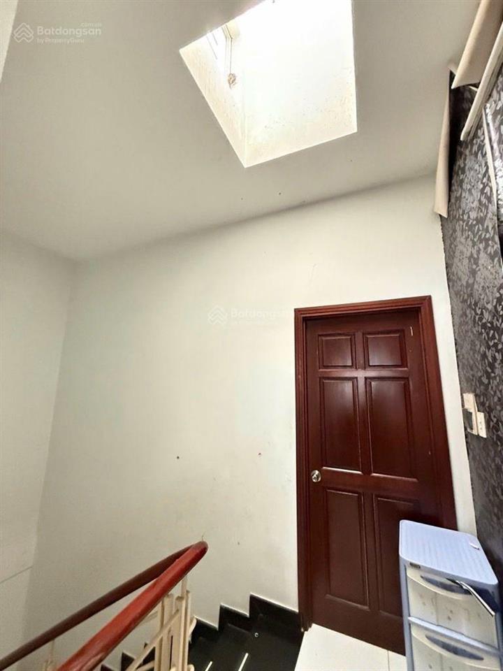 Chủ cần bán nhà 4.8 x 10m  xây 3 tầng  gần bùi đình túy  bán 9.3 tỷ