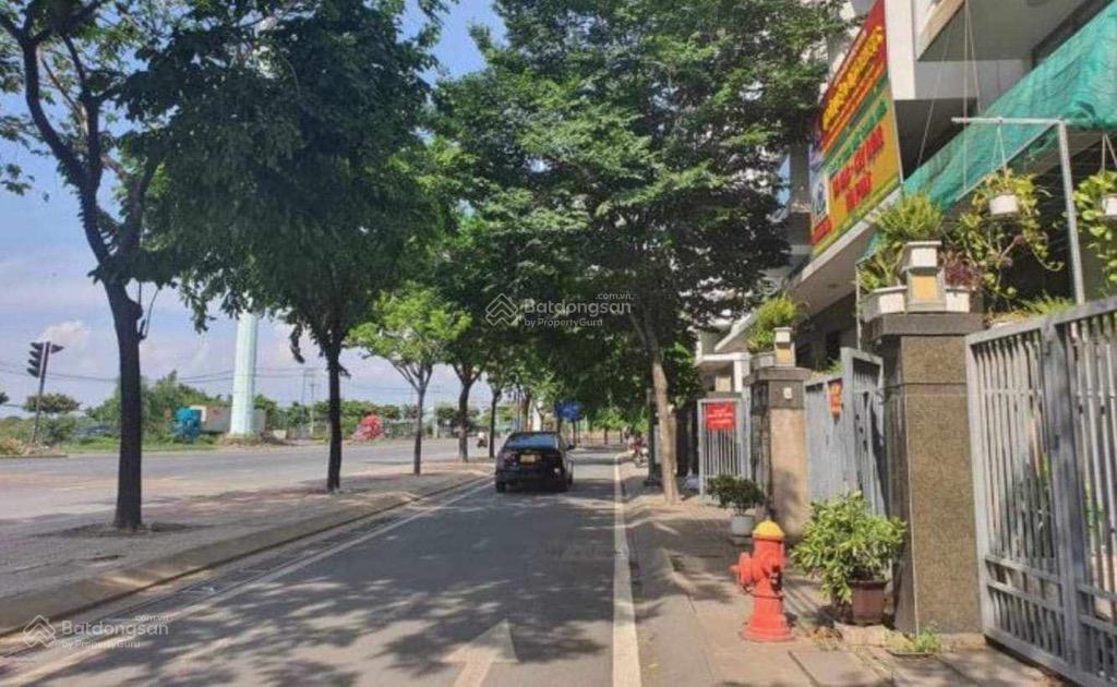 Bán đất dự án huy hoàng  mặt tiền đường đồng văn cống  bán 37.8 tỷ