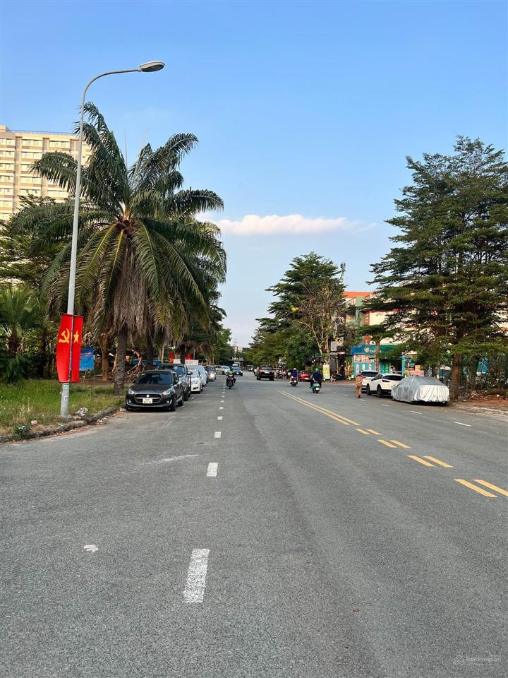 Bán đất  khu dân cư nam long  đường rộng 12m  bán 13 tỷ