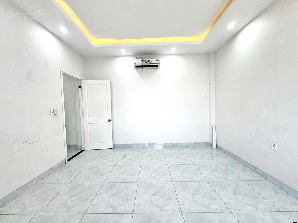 Nhà 4.5 x 21m  xây 4 tầng  gần đường nguyễn tuyển  bán 11 tỷ