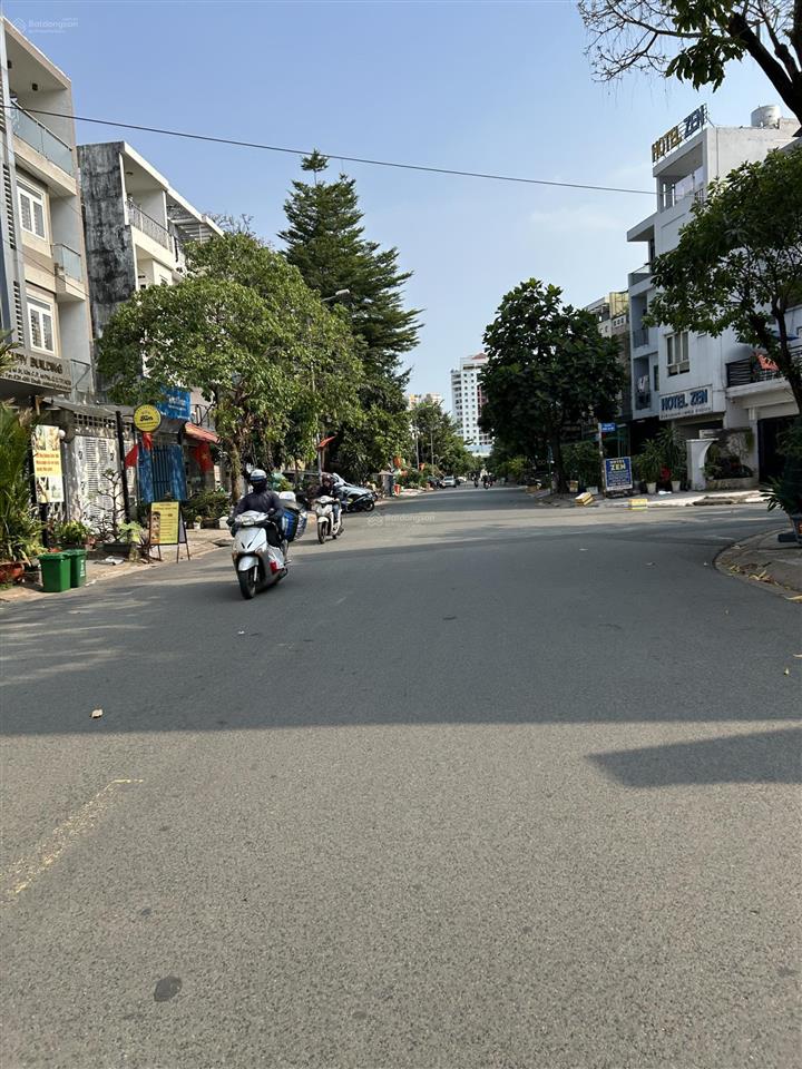 Bán nhà mặt tiền đường bùi tá hán, xây 1 hầm + 4 tầng 23,6 tỷ