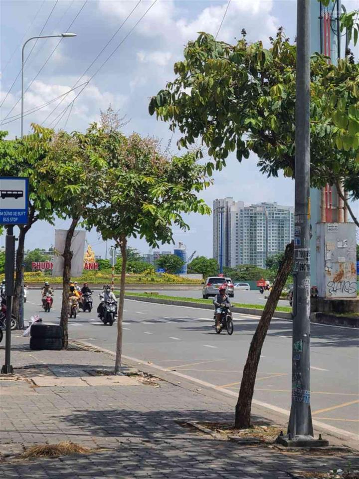Bán nhà mặt tiền đường trần não giá 35 tỷ