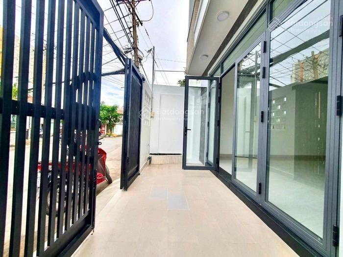 Nhà xây 3 tầng  mặt tiền đường số 16, p. thạnh mỹ lợi quận 2