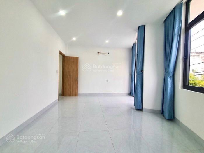 Nhà xây 3 tầng  mặt tiền đường số 16, p. thạnh mỹ lợi quận 2