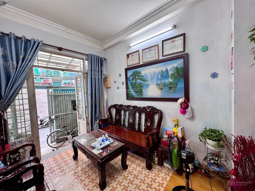 Nhà xây 3 tầng  phường thảo điền  bán 11.9 tỷ