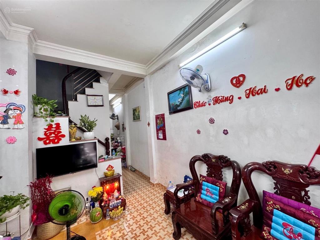 Nhà xây 3 tầng  phường thảo điền  bán 11.9 tỷ