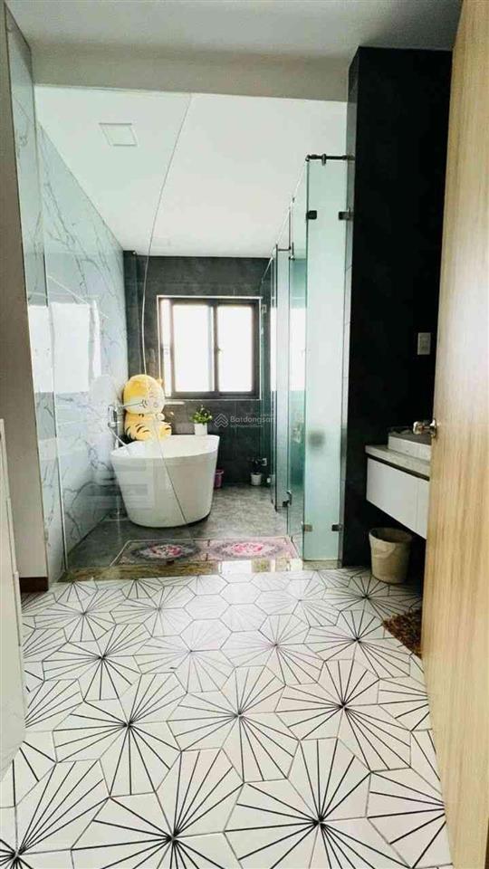 Nhà xây 5 tầng  khu lê văn thịnh  bán 8,5 tỷ
