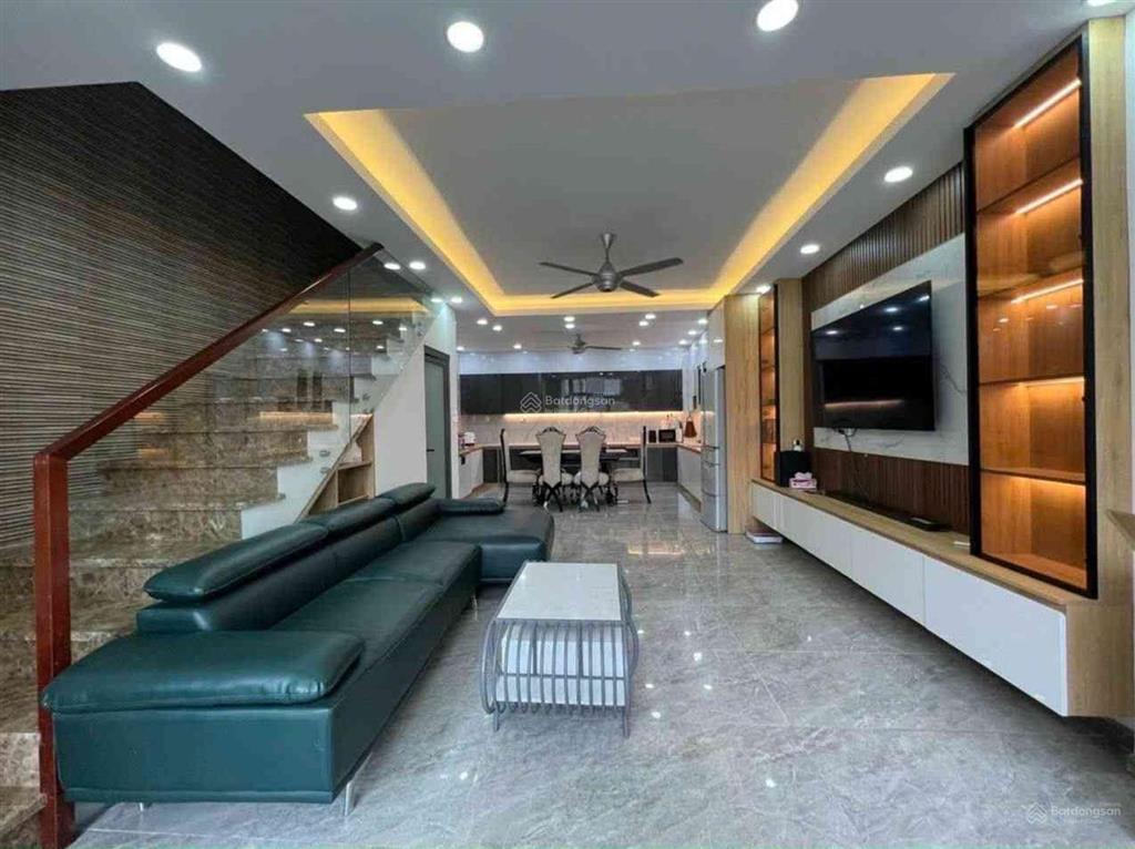 Nhà xây 5 tầng  khu lê văn thịnh  bán 8,5 tỷ
