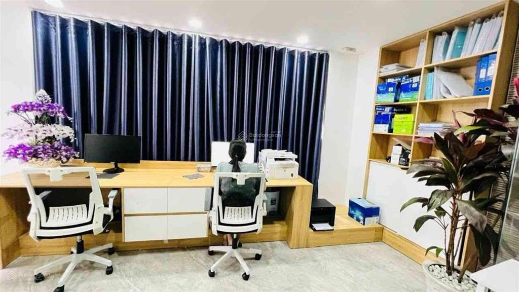 Nhà xây 5 tầng  khu lê văn thịnh  bán 8,5 tỷ
