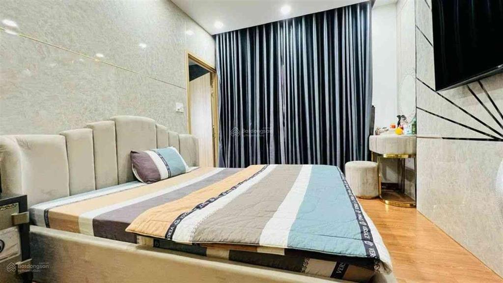 Nhà xây 5 tầng  khu lê văn thịnh  bán 8,5 tỷ