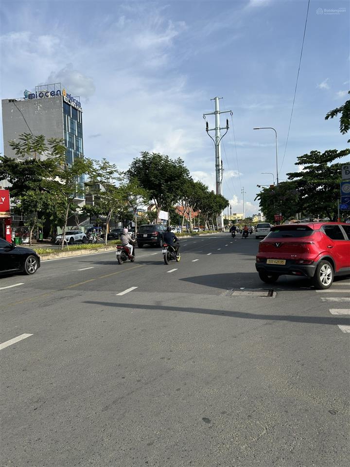 Bán 150m đất thổ cư, cạnh đường trần não  bán 35 tỷ