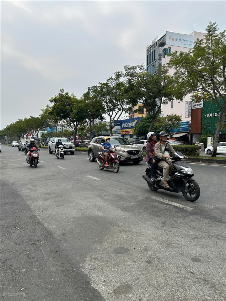 Nhà 10 x 30m  xây 4 tầng  khu đường trần não  bán 55 tỷ