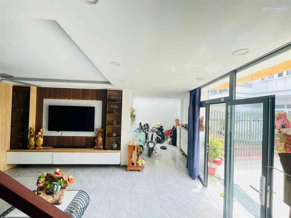Bán nhà xây 5 tầng  đường 2 ô tô tránh  khu lê văn thịnh giá 9 tỷ