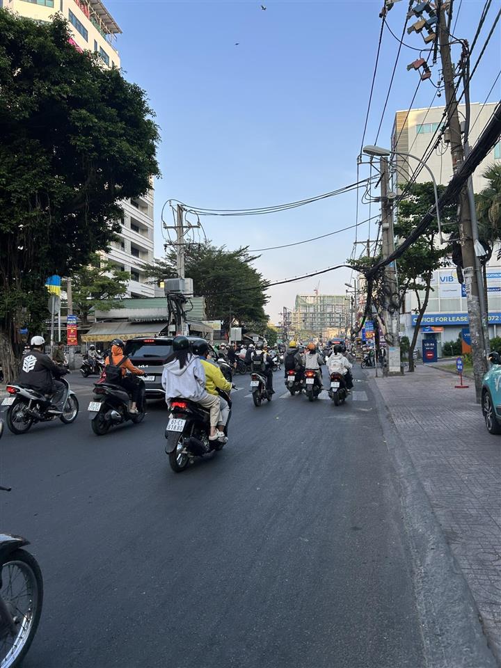 Nhà  mặt tiền đường ung văn khiêm  93m  bán 24.6 tỷ