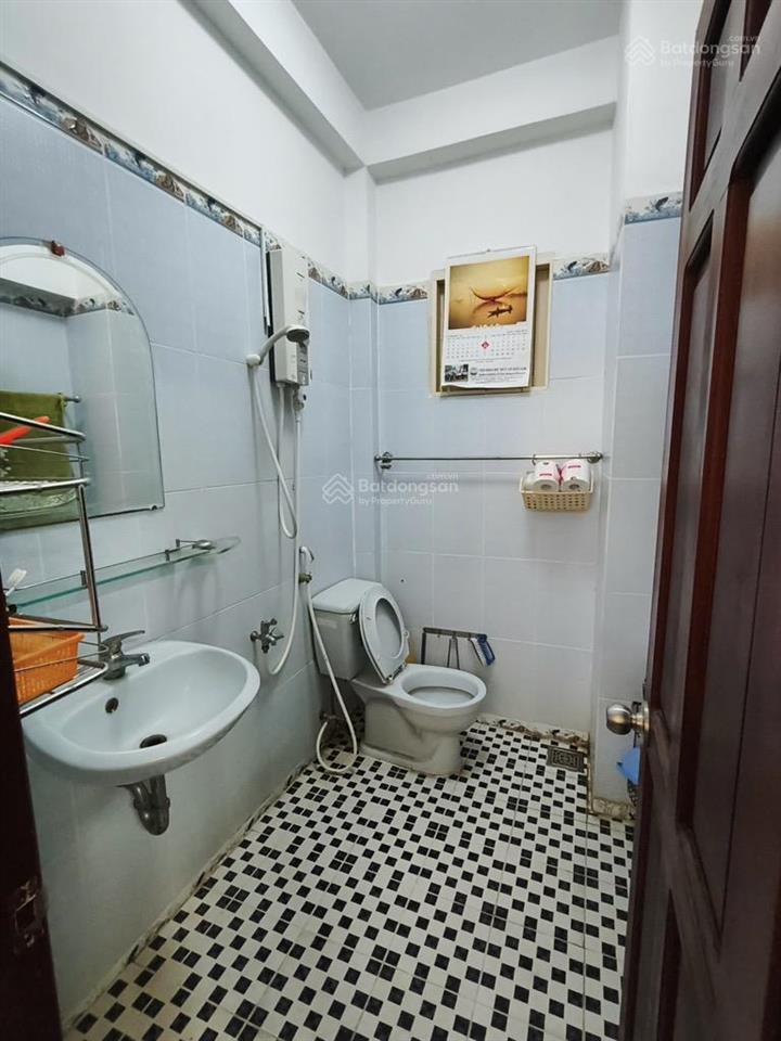 Nhà 6 x 12m  xây 4 tầng  góc 2 mt đường lê tự tài cạnh đường thích quảng đức  bán 12,5 tỷ