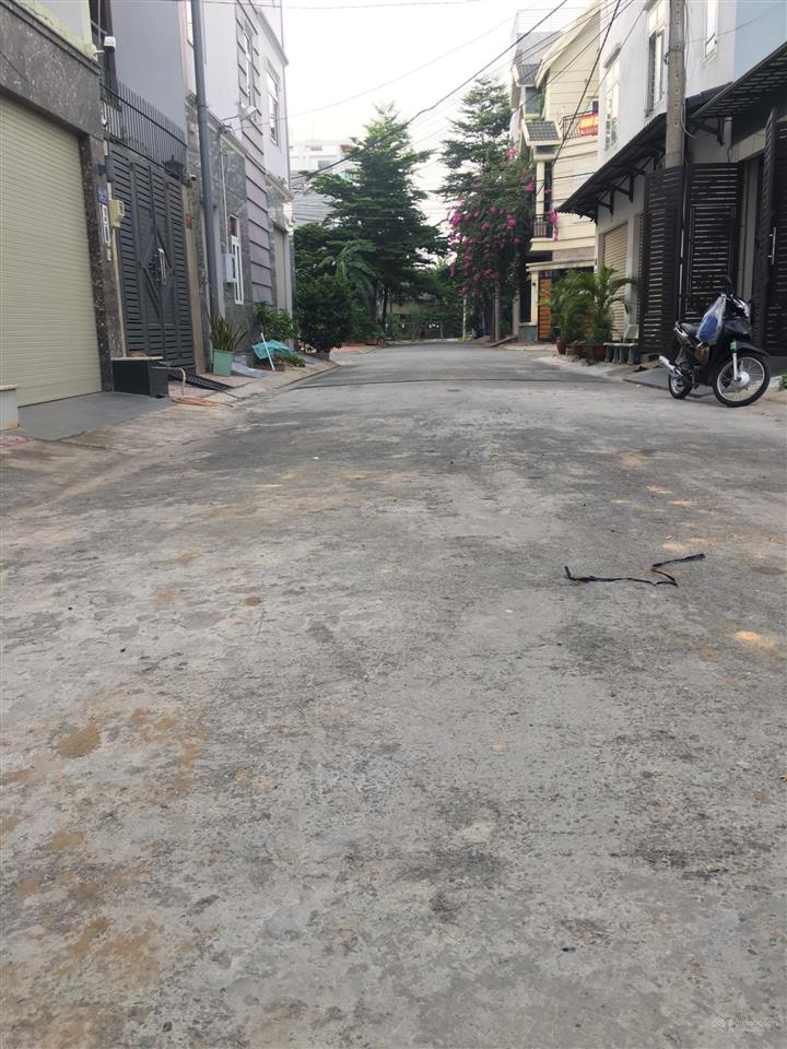 Bán nhà khu gần ngã 3 đường nguyễn duy trinh và lê văn thịnh