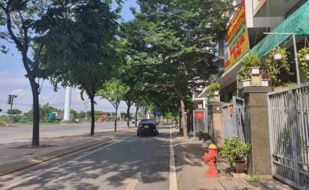 Nhà 6 x 20m  2 mặt tiền trước sau  đường đồng văn cống  giá 23,5 tỷ