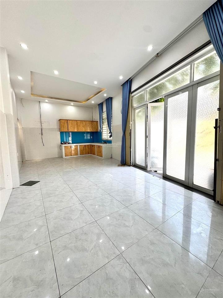Bán nhà mặt tiền kinh doanh đường số 11  p. bình trưng tây
