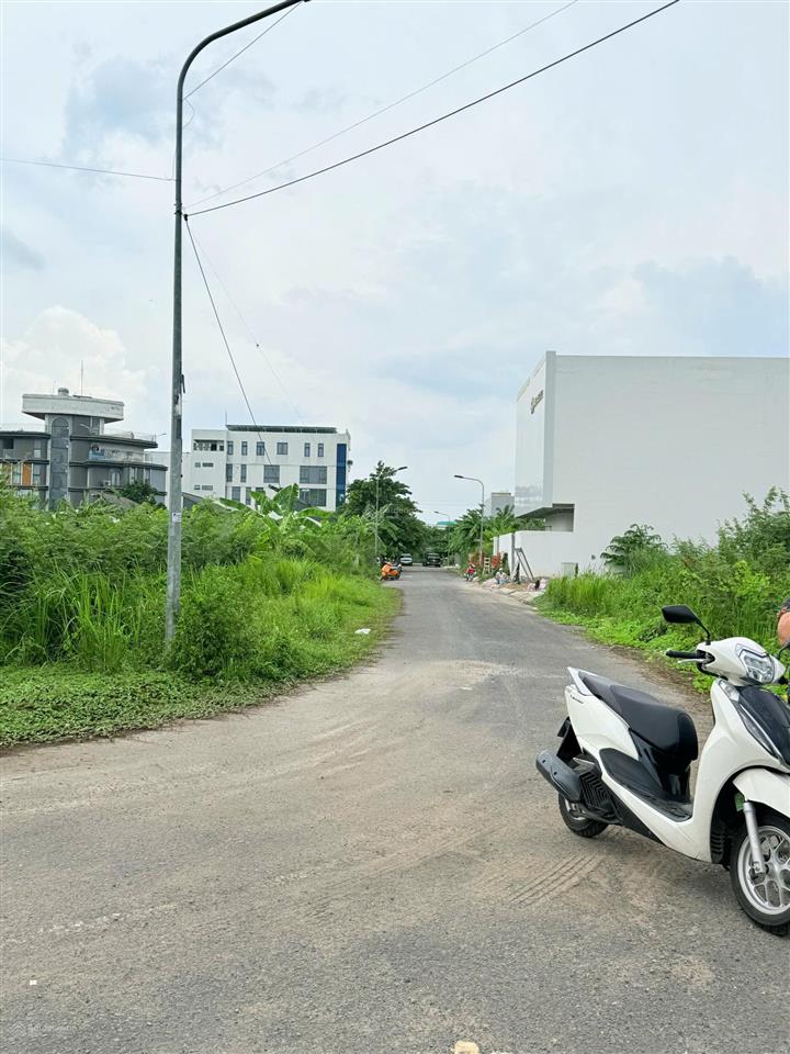 Đất góc 2 mặt tiền đường  khu nguyễn duy trinh  bán 16,7 tỷ