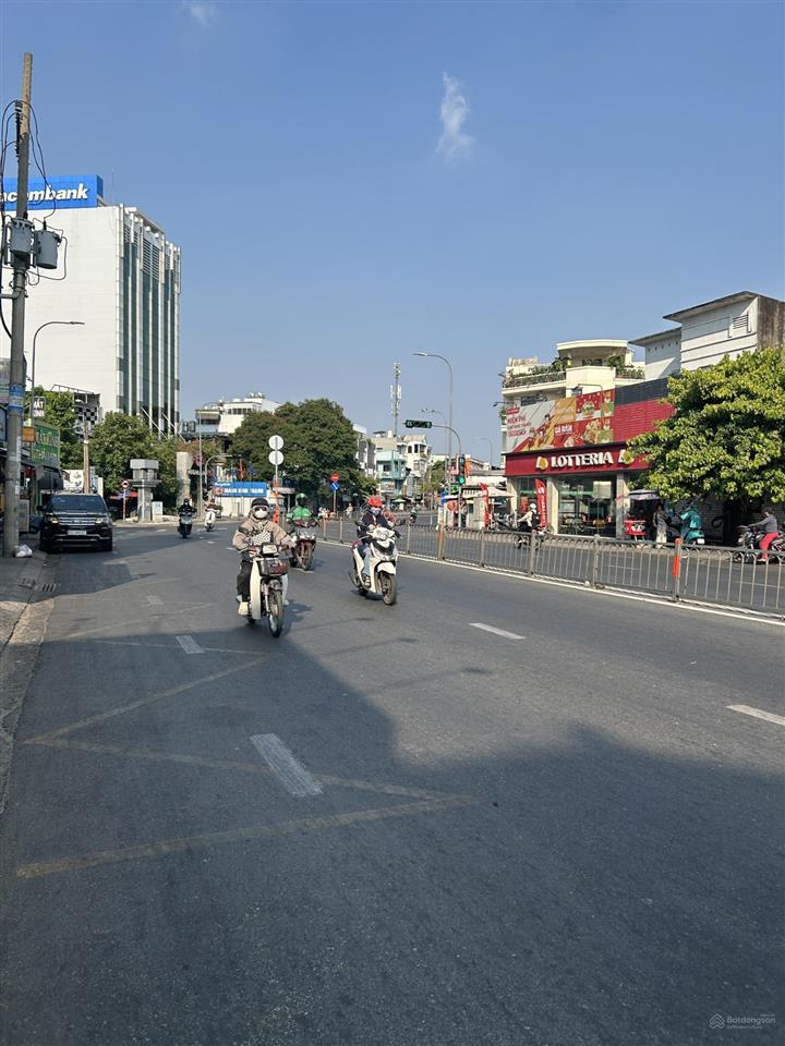 Bán nhà mặt tiền đường bạch đằng gía 23 tỷ