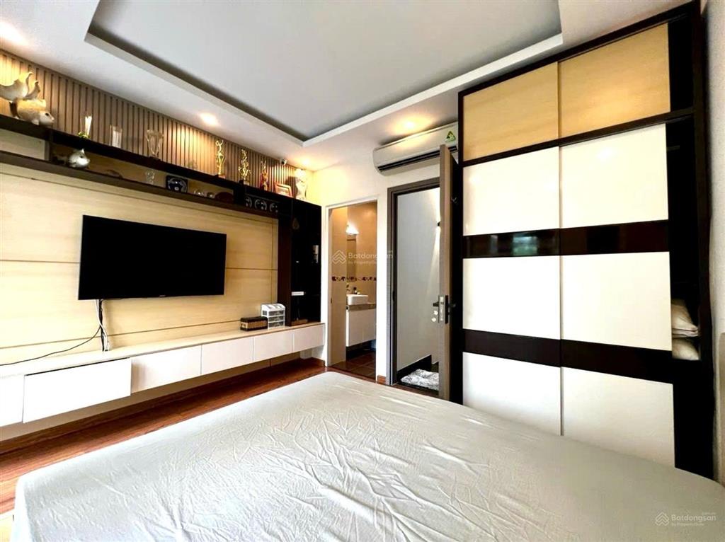 Bán nhà khu đường bùi đình túy giá 11.9 tỷ
