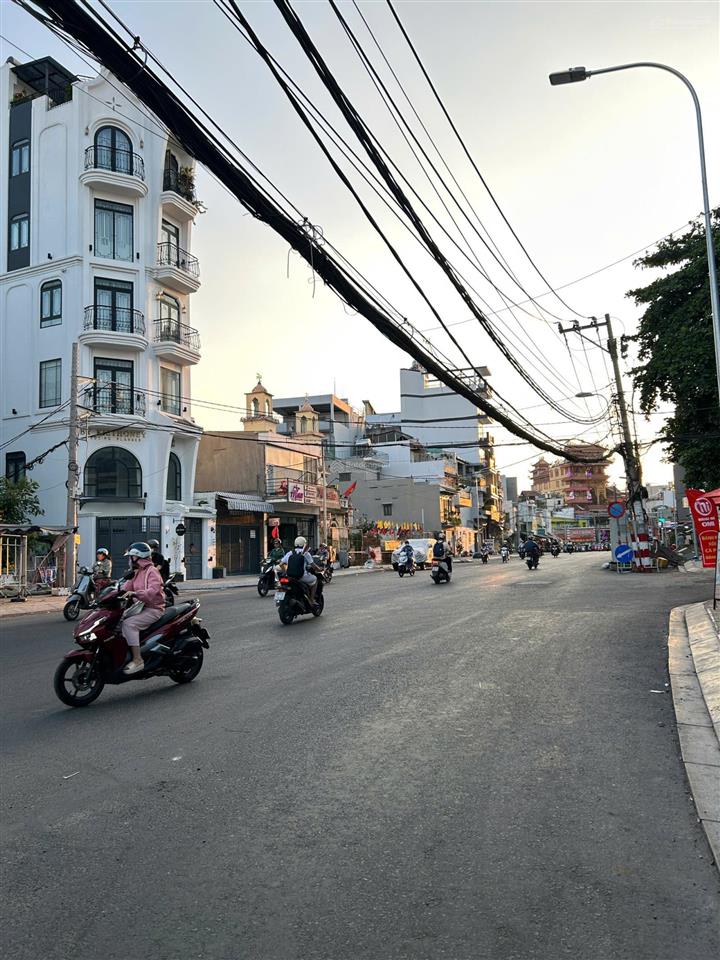 Bán nhà cách đường chu văn an đúng 10m, giá 11.8 tỷ