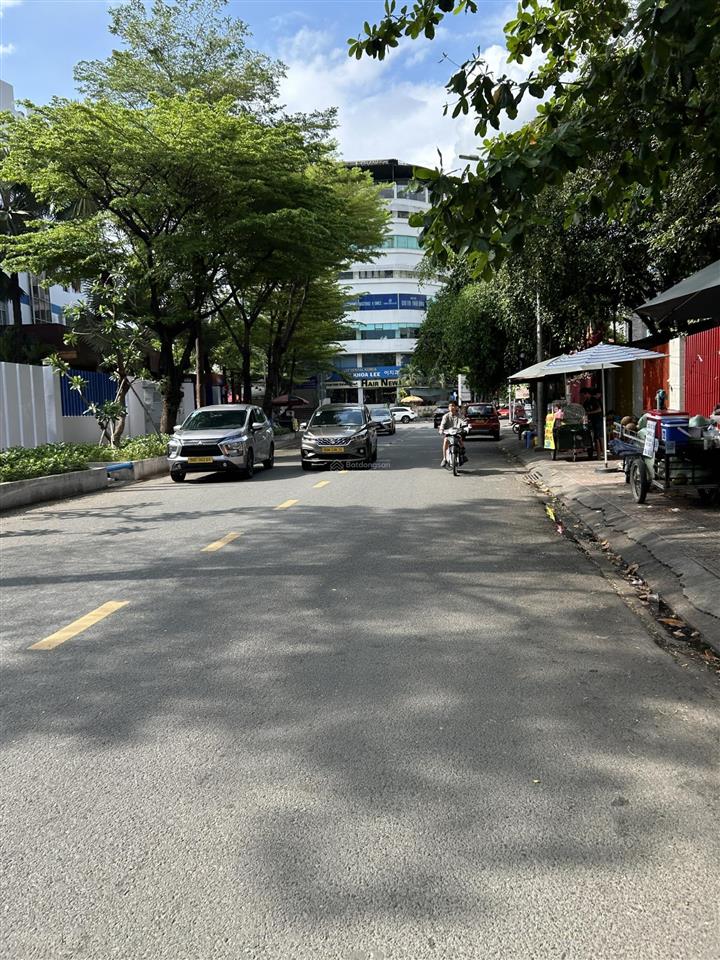 Nhà  đường 2 ô tô tránh  p. thảo điền  bán 9,5 tỷ