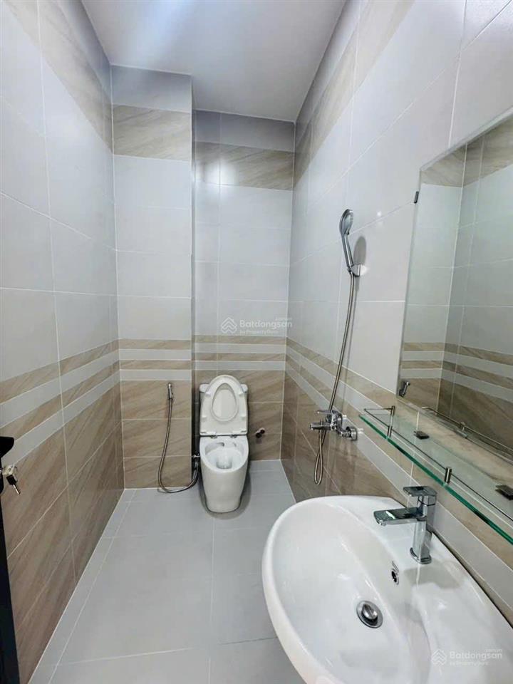 Nhà khu đường trần não dt 4 x 16m xây 3 tầng  bán 13 tỷ