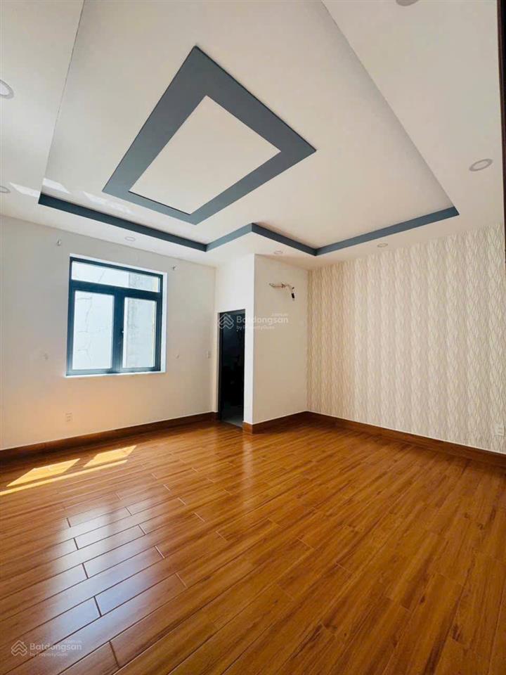 Nhà khu đường trần não dt 4 x 16m xây 3 tầng  bán 13 tỷ