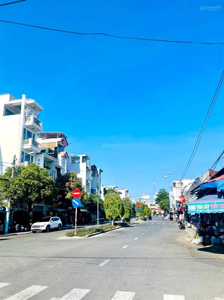 Bán nhà mặt tiền đường đại lộ 2  gần đỗ xuân hợp bán 13 tỷ