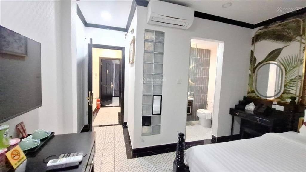 Nhà 5 tầng  cạnh đường phạm viết chánh, bán 22 tỷ