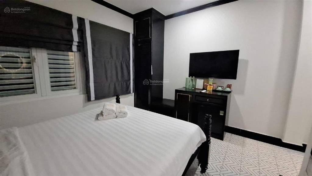 Nhà 5 tầng  cạnh đường phạm viết chánh, bán 22 tỷ