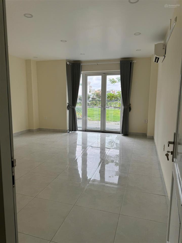 Bán nhà mặt tiền đường liên phường 100m, xây 4 tầng, 24 tỷ