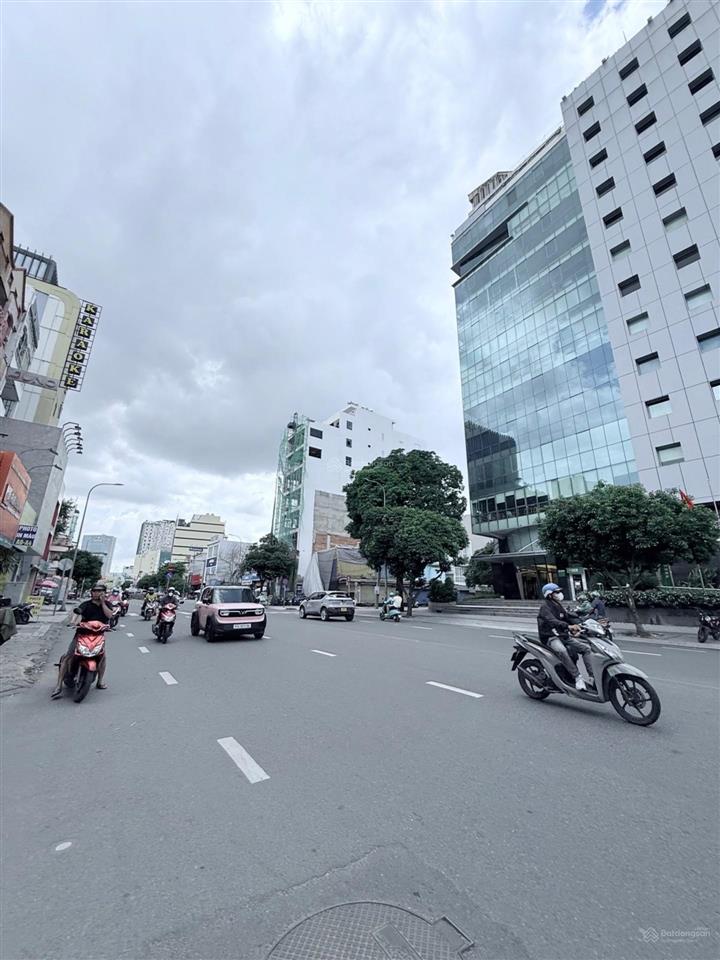 Chủ cần bán nhà mặt tiền đường đặng thai mai phường 7 quận phú nhuận