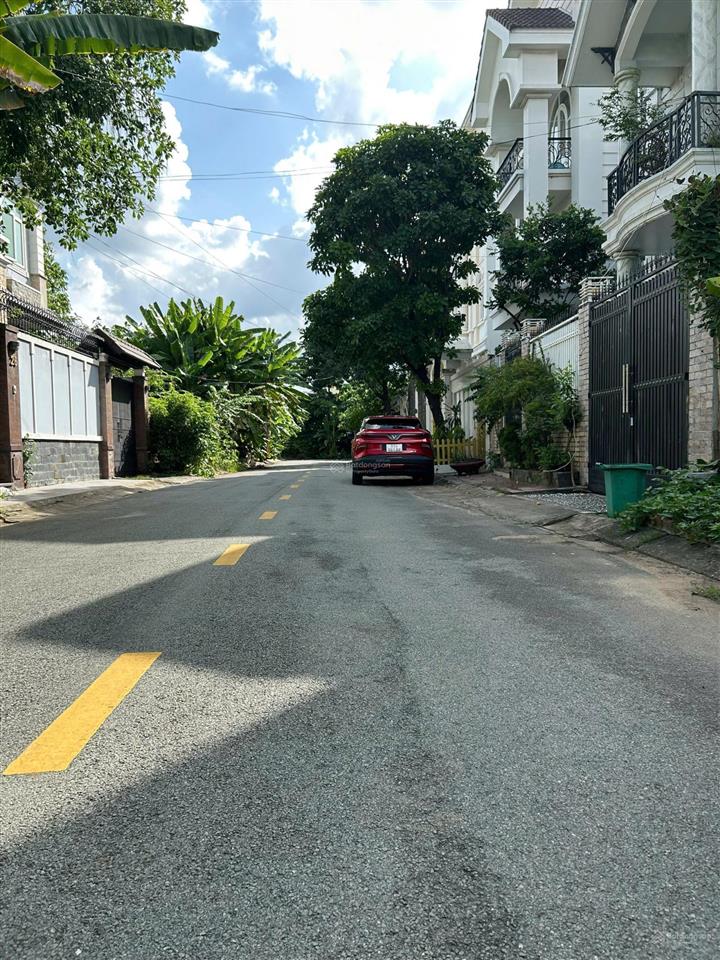 Bán đất  mặt tiền đường bùi tá hán  dt 10 x 16m  giá 36,5 tỷ.