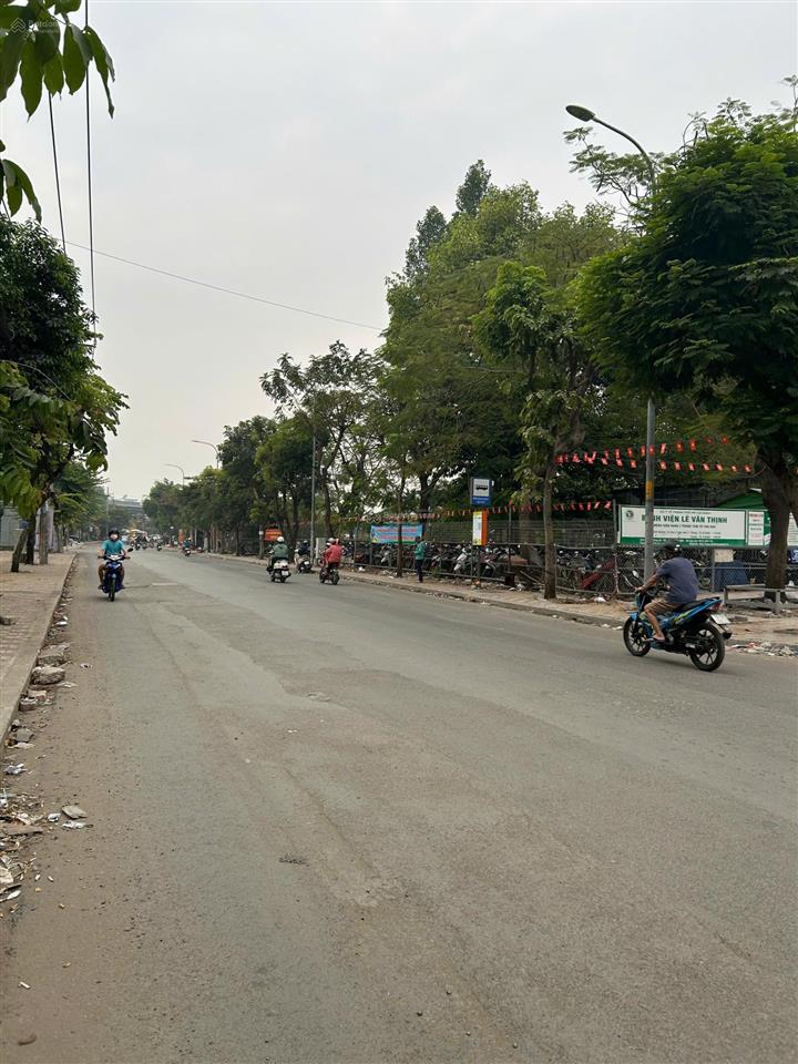 Bán nhà  khu đường lê văn thịnh 170m, bán 10.7 tỷ