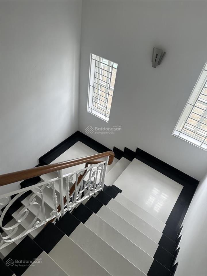 Nhà  đường lê trực  215m  xây 3 tầng  bán 20 tỷ