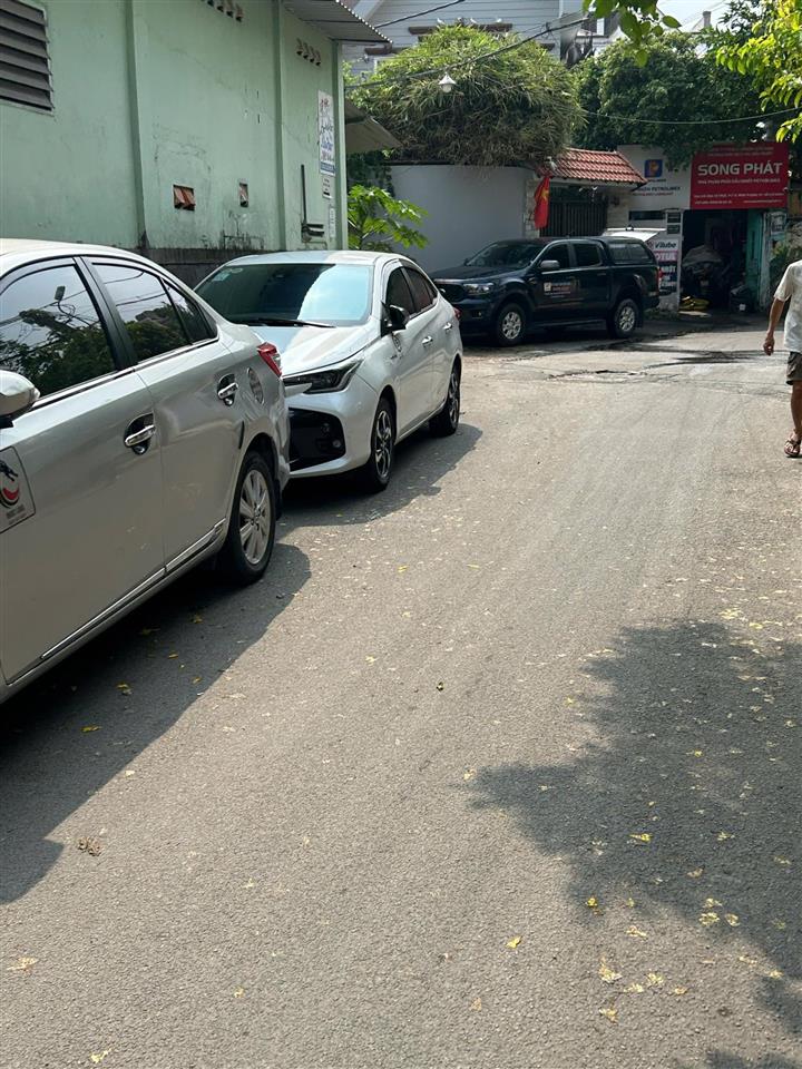 Nhà  đường lê trực  215m  xây 3 tầng  bán 20 tỷ