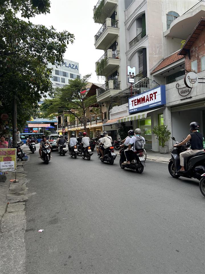 Nhà 4.7 x 27m, tdt 129m mặt tiền đường lê văn thịnh bán 10.8 tỷ