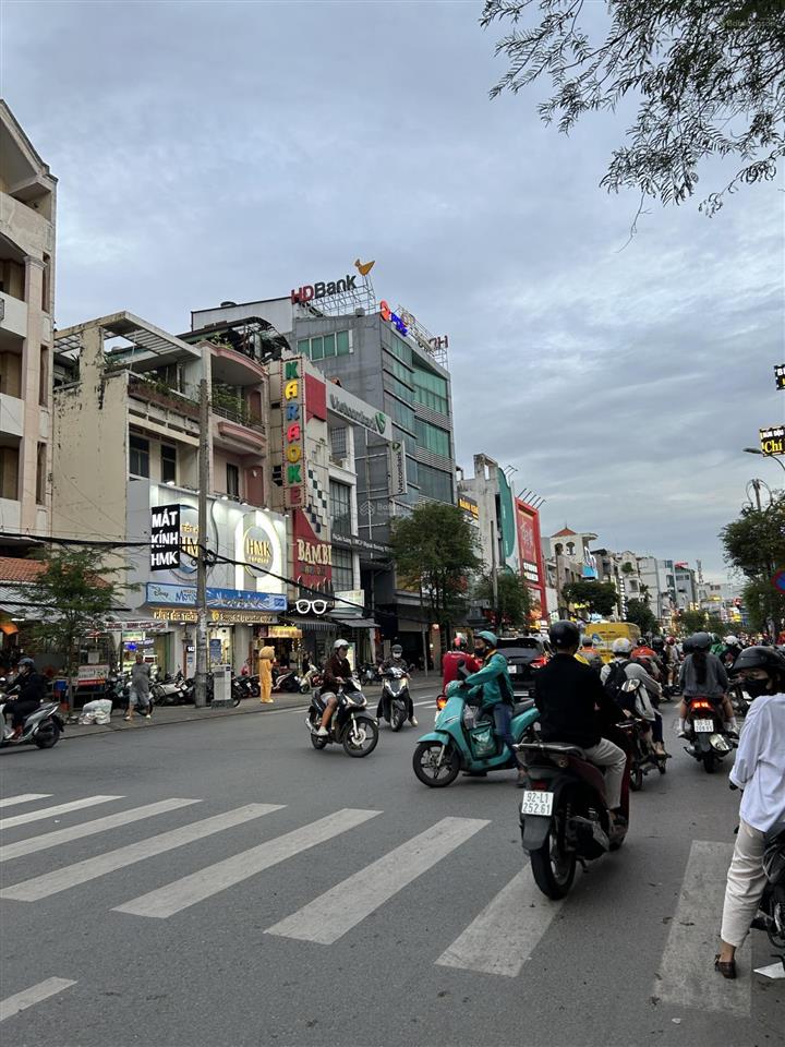 Diện tích đất 150m2  xây 3 tầng  khu đường d5 gần đường nguyễn gia trí, 17 tỷ