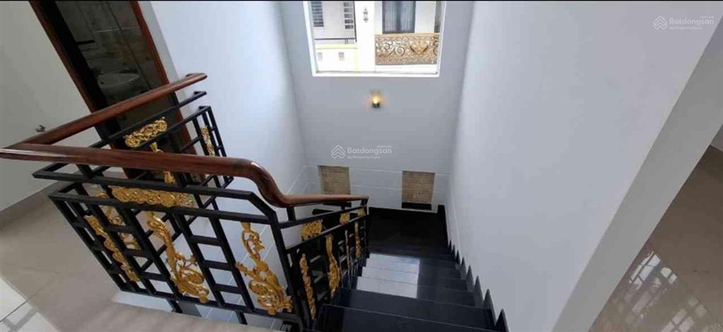 Nhà 5.5m x 18m, 4 tầng  mặt tiền đường số 39 cạnh đường nguyễn tuyển, 12.5 tỷ