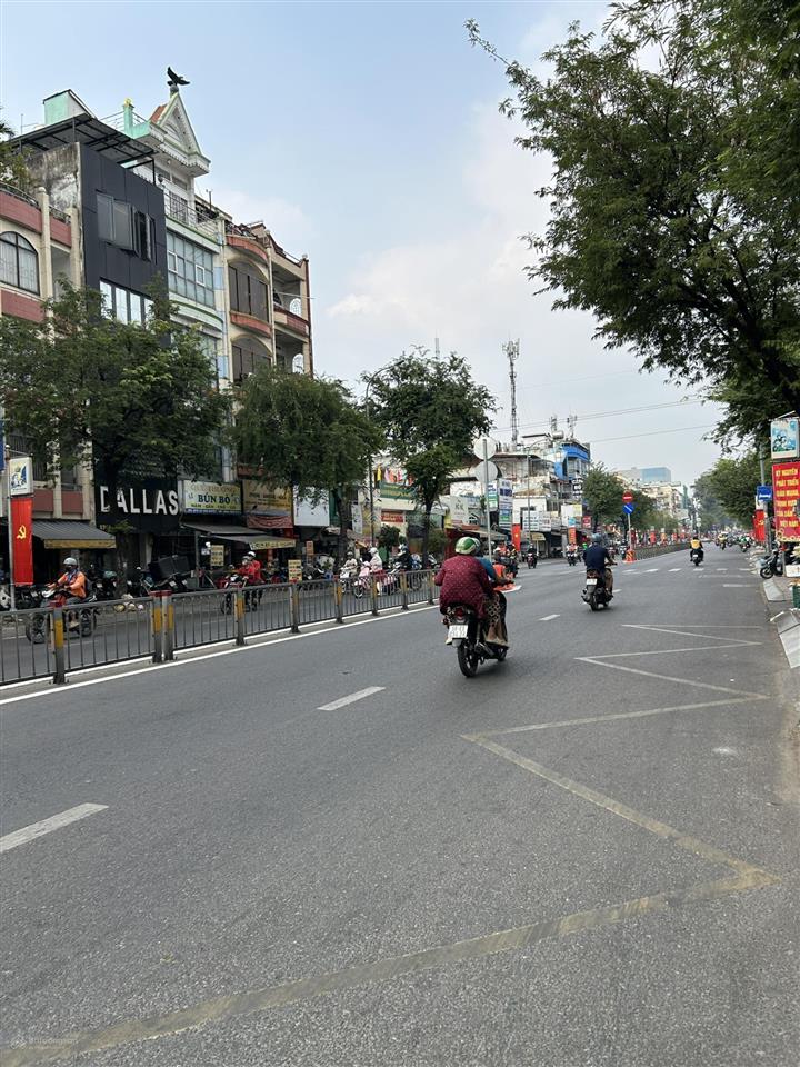 Chủ cần bán nhà 80m, 7 tầng, cách lê văn duyệt 50m, giá 17 tỷ