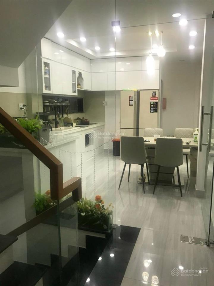 Bán nhà mặt tiền đường ngô đức kế, 140m, 3 tầng, bán 20.5 tỷ