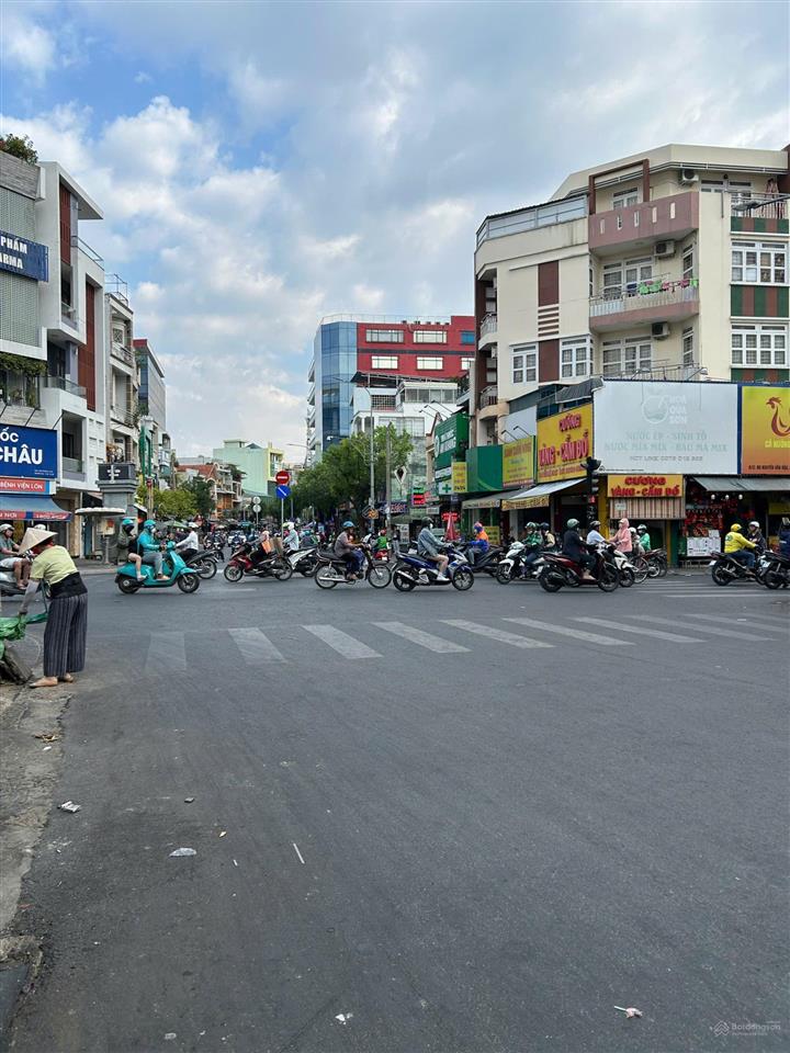 Chủ gửi bán nhà mặt tiền nguyễn văn đậu diện tích 100m, 3 tầng, 19,5 tỷ